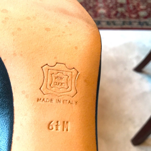 Classic Style!, in excellent condition. Leather with a Swade accent in front. - Picture 6 of 6